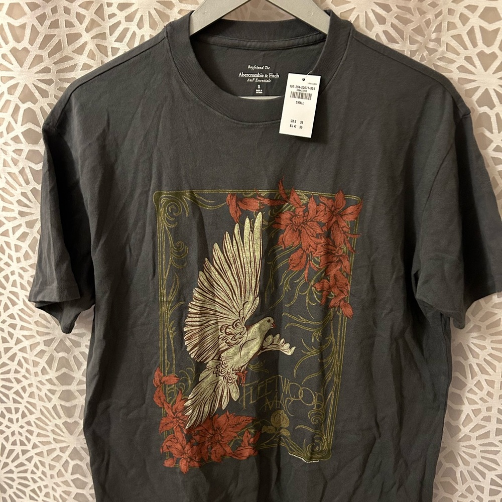 Abercrombie and fitch vintage boy friend tee new with tag size s
